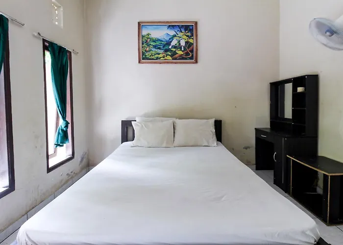 Hotel Reddoorz At Saren Anyar Lukluk 2*